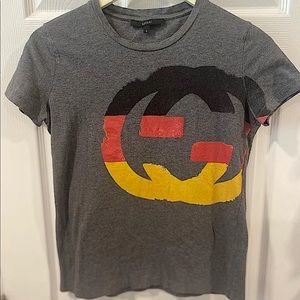 ✨Rare✨ Gucci Grey Large Logo Graphic T-shirt